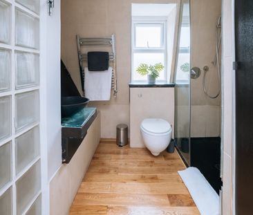 Room in a Shared Flat, Woodbury Street, SW17 - Photo 3