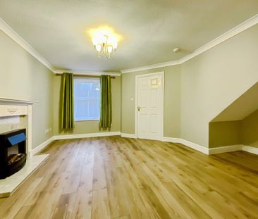 3 bedroom Semi-Detached House to let - Photo 1