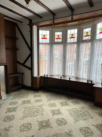 3 bedroom semi-detached house to rent - Photo 2