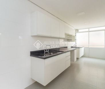 Apartamento com 1 quarto e 64m² para alugar em Menino Deus, Porto A... - Foto 2