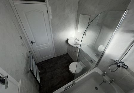 Bromfield Crescent, Wednesbury - Photo 5