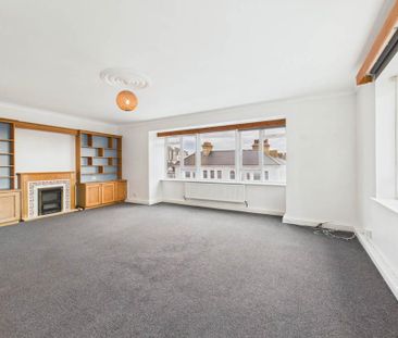 3 bedroom flat to rent - Photo 2