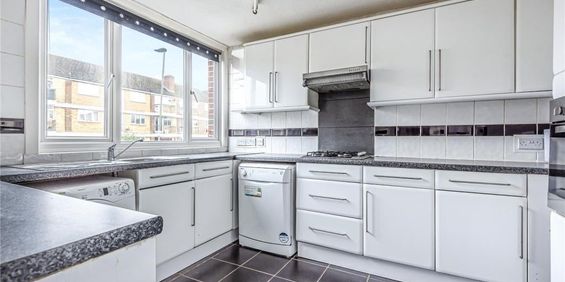 3 Bed Terraced House, Howthorn Grove, SE20 - Photo 3