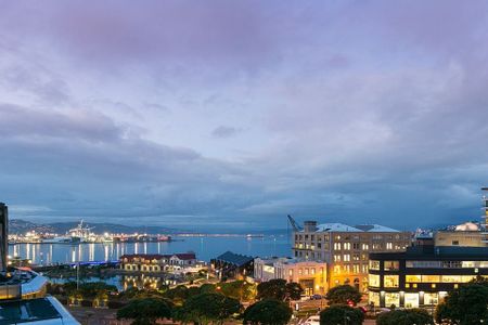 Harbour Views 3 bdr City Penthouse Apartment. - Photo 5