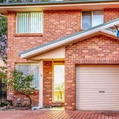 Prime Location with Extra Space - Photo 2