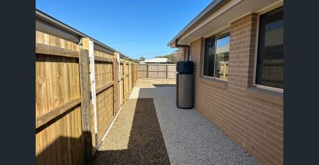 Modern 2-Bedroom Duplex! - Photo 5