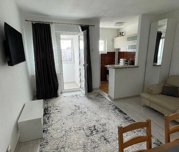 Piata Sudului, Racovita, proaspat renovat, mobilat - Photo 1