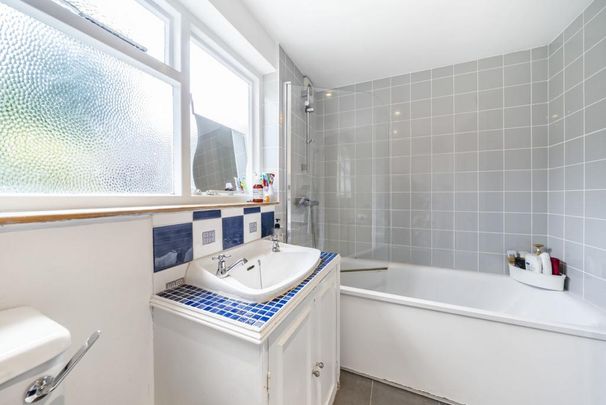 2 bedroom house to rent - Photo 1