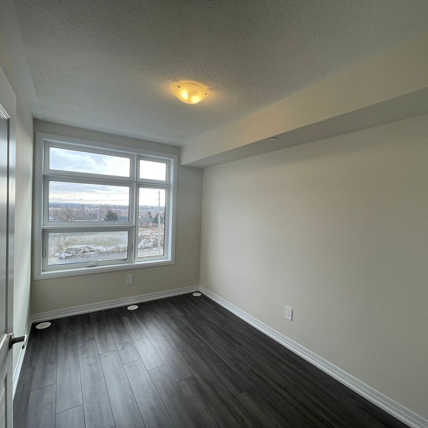 For Lease - 1581 Rose Way Unit# 414, Milton, Ontario - Photo 1