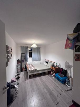 3 bedroom flat to rent - Photo 1