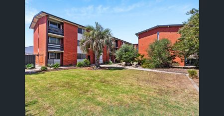 Find lifestyle: where beachside calm meets everyday convenience - Photo 5