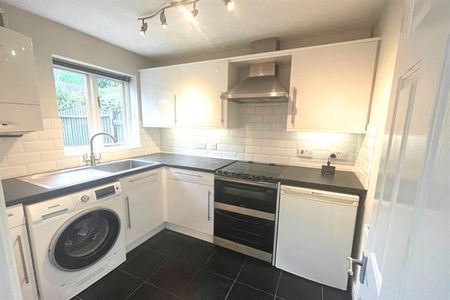 2 Bedroom Mews To Let - Photo 5