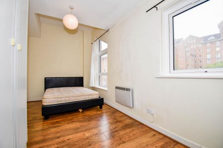 5 bedroom terraced house to rent - Photo 4