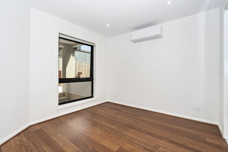 Stylish Villa Unit - Photo 4