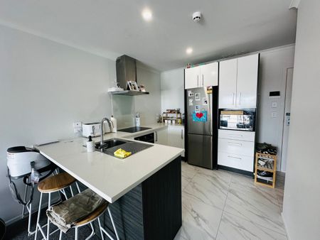 Modern 2-Bedroom Apartment near the CBD - Photo 3