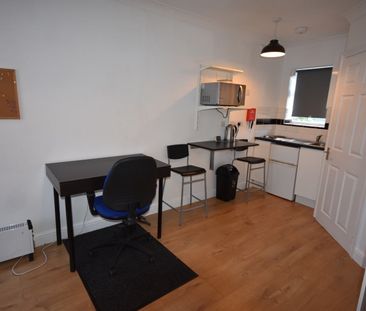 Studio Flat, Lilac Road, SO16 - Photo 6