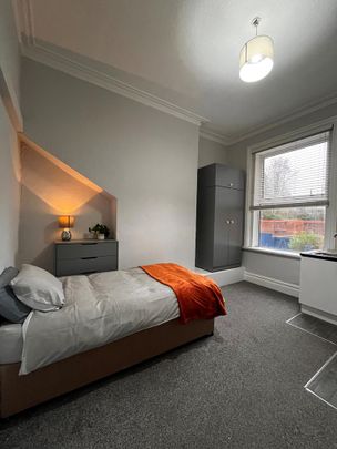 1 bedroom in a house share to rent - Photo 1