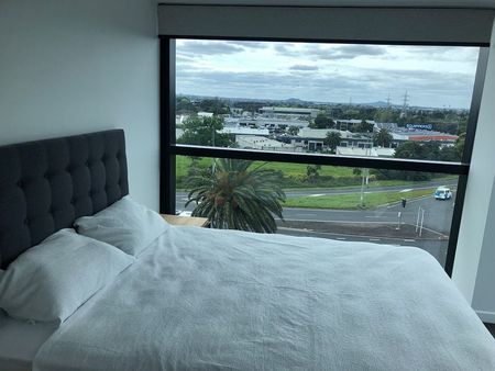 2 bed 2 bath fully furnished unit with views, - Photo 2