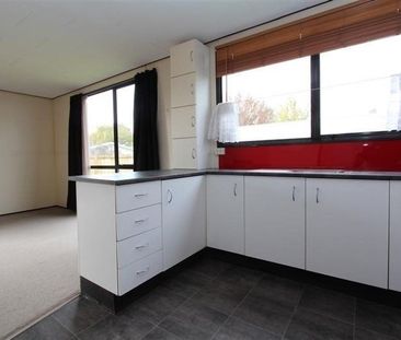 Tidy Two Bedroom Home - Photo 4