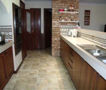 Lovely Family Home! - Photo 6