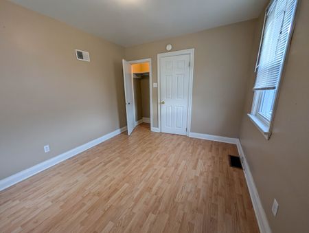 All Inclusive 2 Bedroom Upper Unit in St. Catharines!! - Photo 5