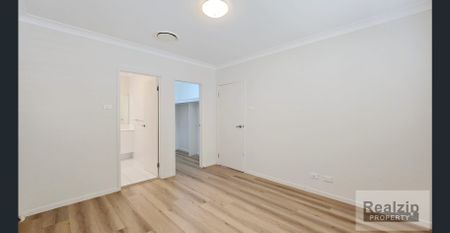 Family Home in the heart of North Kellyville. - Photo 5