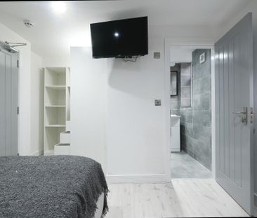 6 bedroom house to rent - Photo 1