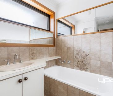 Location at it's best - Photo 4