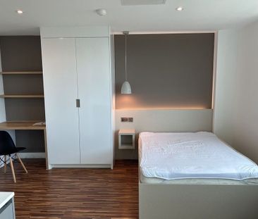 1 Bed Flat, Chester Road, M16 - Photo 1