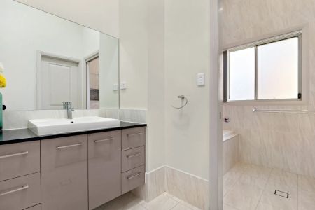 Great Family Home In Ideal Location - Photo 2