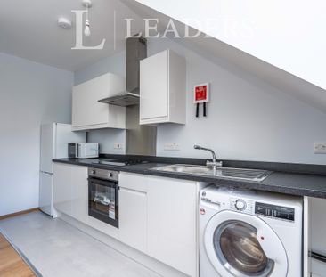 2 bedroom apartment to rent Commercial Road, SO15 - Photo 3