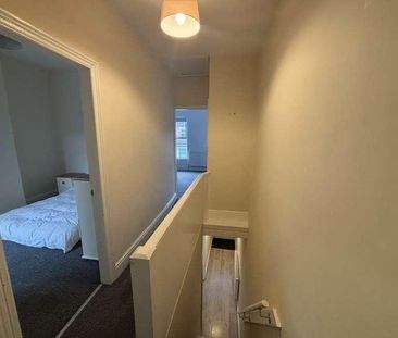Meadows Road, Sale, M33 - Photo 4