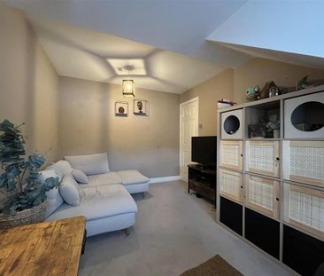 4 bedroom detached house to rent - Photo 3