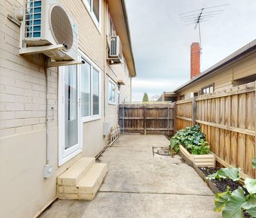 Quiet, Comfortable and Conveniently Located - Photo 5