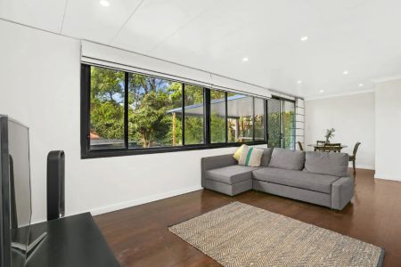 Prime Location - Water Usage Included in rent - Photo 5