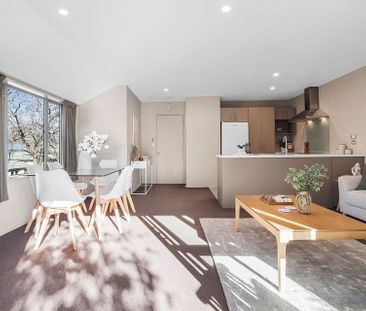 Stylish 3BR Townhouse in Sydenham - Photo 5