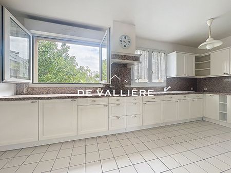 Location Appartement 3 pièces 80m² NANTERRE 92000 - Photo 4