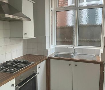 2 bedroom semi-detached house to rent - Photo 5