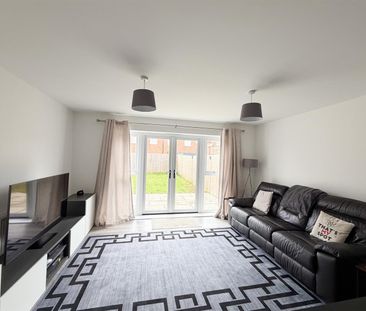 Thistle place, Polegate BN26 6GU - Photo 1