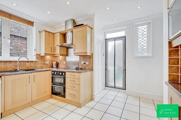 2 bedroom maisonette to rent - Photo 1