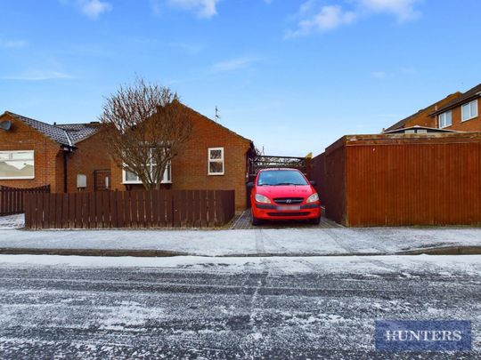 Wain Close, Eastfield, Scarborough - Photo 1