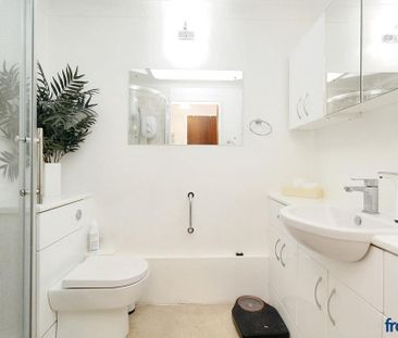 1 bedroom retirement property to rent - Photo 6