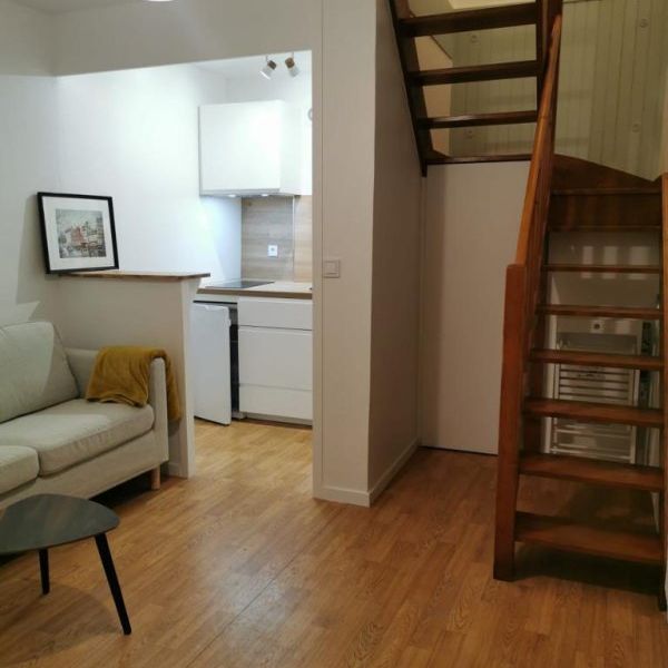 Location / Duplex - Photo 2