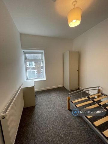 1 bedroom in a house share to rent - Photo 5