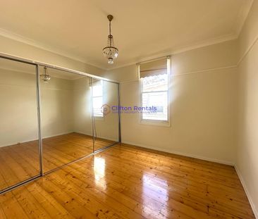Charming Katoomba Cottage in a Central Location - Photo 2