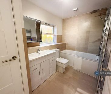 5 bedroom terraced house to rent - Photo 5