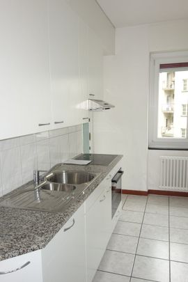 Befristete charmante Wohnung unmittelbar beim Bahnhof Zürich-Oerlikon - Photo 1