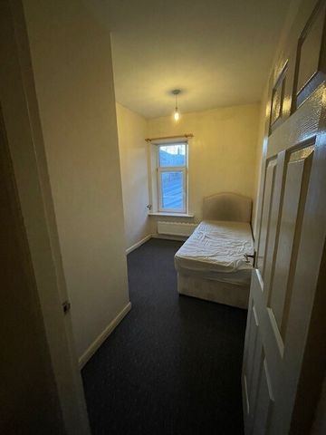 Bristol Street - Photo 2