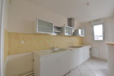 Location Appartement 4 pièces 85m² LE MANS 72000 - Photo 4