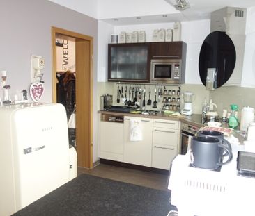 Moderne 3 ZKB-Dachgeschosswohnung mit 2 Balkonen in Top Lage von El... - Foto 5